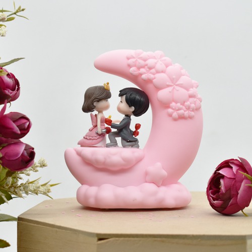 Moon Love Couple Showpiece For Your Loved One