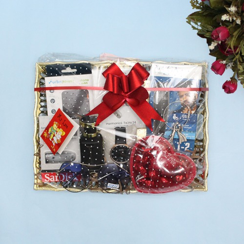 Golden Tray Hamper For Him | Unique Gift Hamper | Perfect Gift Hamper Her | Gift Hamper | Hamper