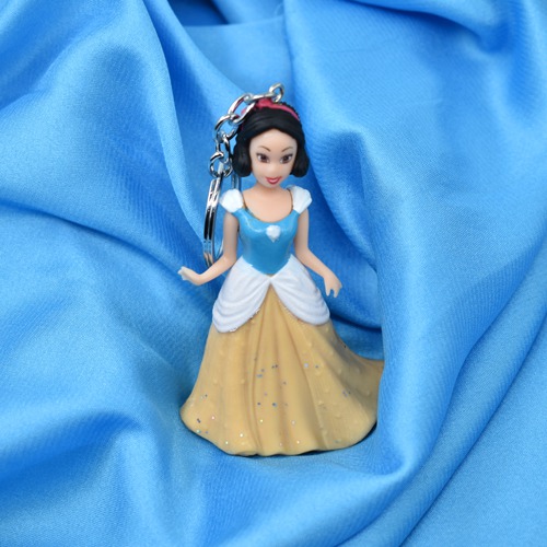 Disney Princess Snow White Figure Keychain | 3D Multicolour Hard Plastic Design Keychain Key Ring Anti-Rust for Car Bike Home Keys for Men and Women