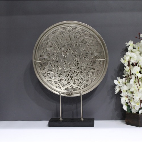 Attractive Round Brass Silver Table Top Candle Stand for Home Decoration