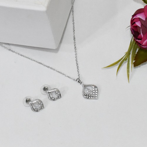 Leaf Design Necklace Set | Designer Necklace Set