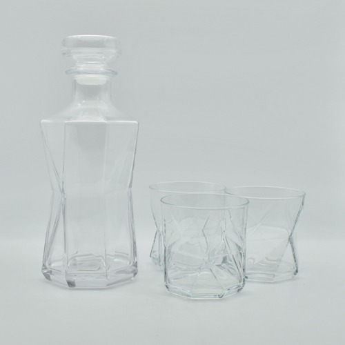 Water Jug And Glass for Dinner Table Decoration Sophisticated Glass Water jug with Lid Crystal Glass