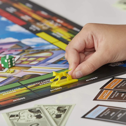 MONOPOLY Speed Board Game, Play in Under 10 Minutes, Fast-playing fantasy Board Game