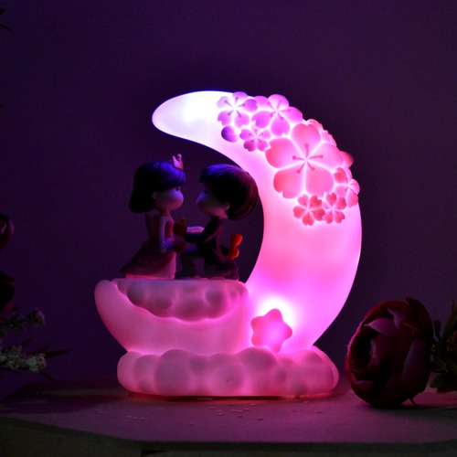 Moon Love Couple Showpiece For Your Loved One