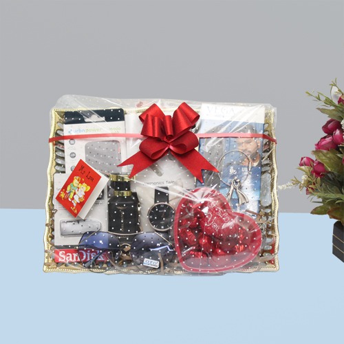 Golden Tray Hamper For Him | Unique Gift Hamper | Perfect Gift Hamper Her | Gift Hamper | Hamper