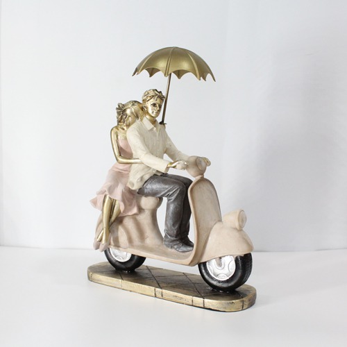 Scooter Riding Sweet Couple Statue| Love Miniatures