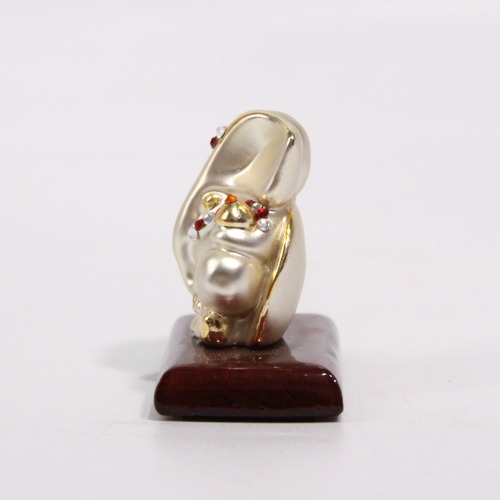 Pearl White Colour Dashboard Ganesh Idol For Car Dashboard