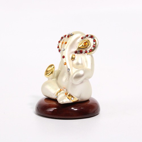 Diamond Studs Load Ganesh Idol For Car Dashboard