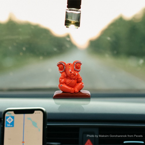 Red Decorative Diamond Studs Ganesha Idol For Car Dashboard