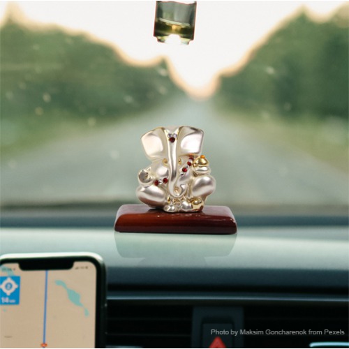 Pearl White Colour Dashboard Ganesh Idol For Car Dashboard