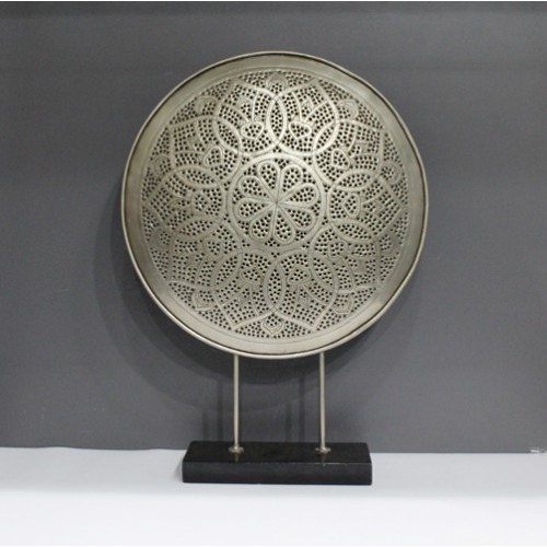 Attractive Round Brass Silver Table Top Candle Stand for Home Decoration