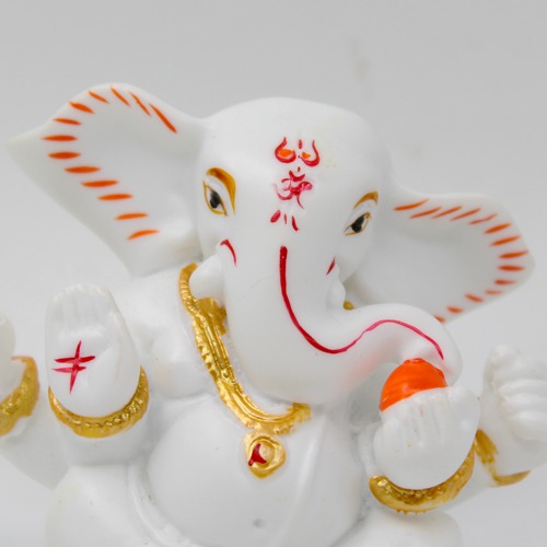 White Taklu Ganesha Statue For Car Dashboard, Pooja Ghar, Etc