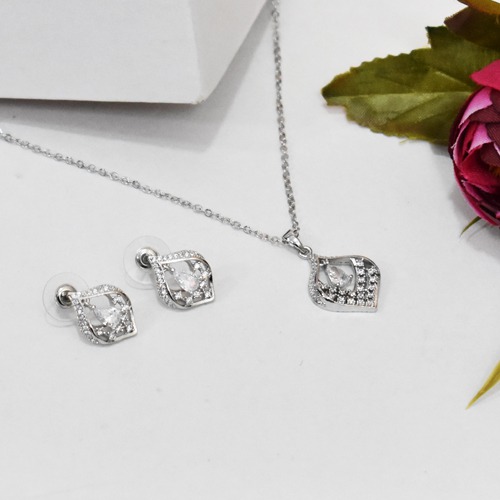 Leaf Design Necklace Set | Designer Necklace Set