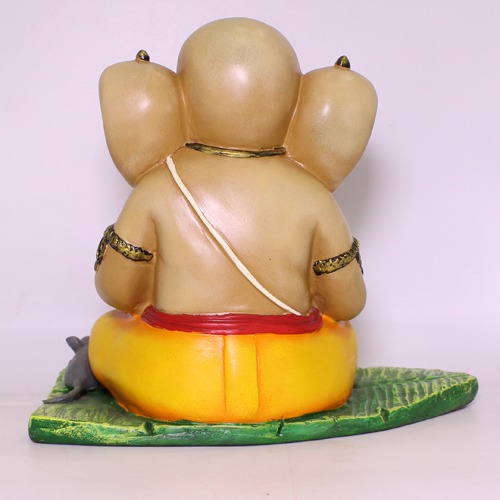 Taklu  Lord Ganesha Sitting on banana Leaf Showpiece For Home Decor