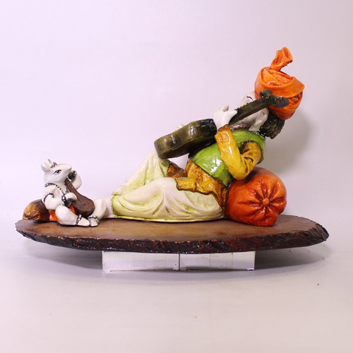 Modern Sitting  Lord Ganesha Playing Guitar Showpiece For Home Decor