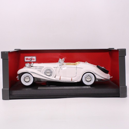 Maisto -936 M-B 500 K Type Special roadster Die cast Vehicle