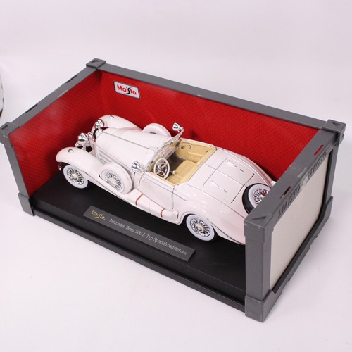 Maisto -936 M-B 500 K Type Special roadster Die cast Vehicle