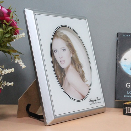 White Oval Shape Photo Design  Table Top Photo Frame for Home Decor