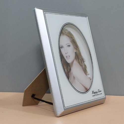 White Oval Shape Photo Design  Table Top Photo Frame for Home Decor