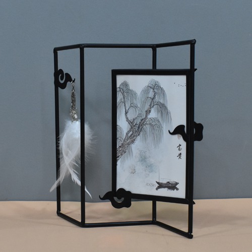 Vintage Black Metal Photo Frame with Feather Showpiece For Home & Office Decor ( Photo Size : 6 x 4 inches)