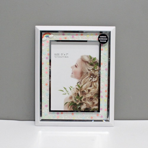 Sweet White Table Top Photo Frame For Home Decor