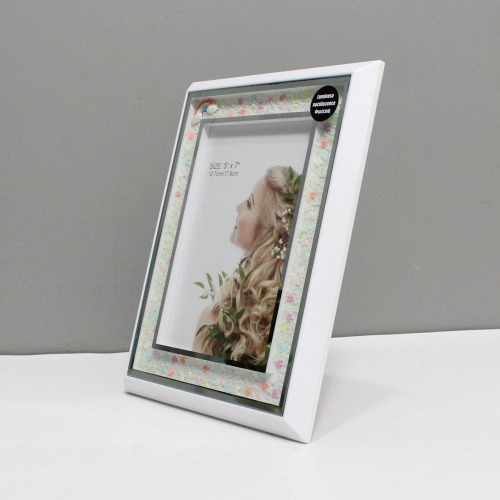 Sweet White Table Top Photo Frame For Home Decor