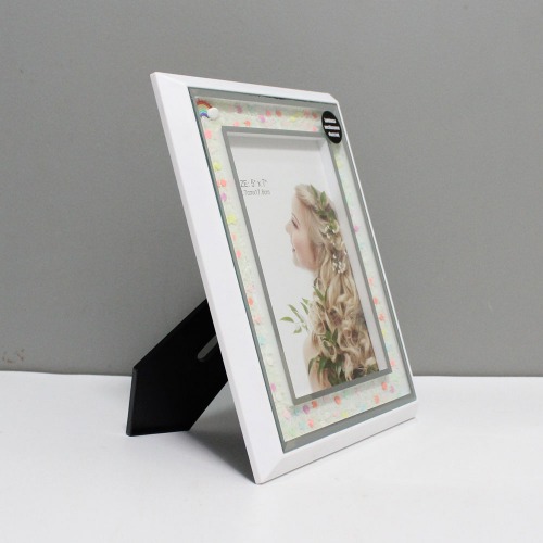 Sweet White Table Top Photo Frame For Home Decor