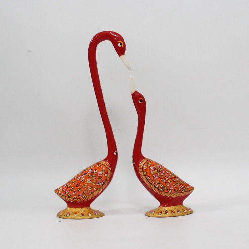 Metal Multicoloured Handicraft Pair Of Kissing Duck Decorative Showpiece For Home Decor